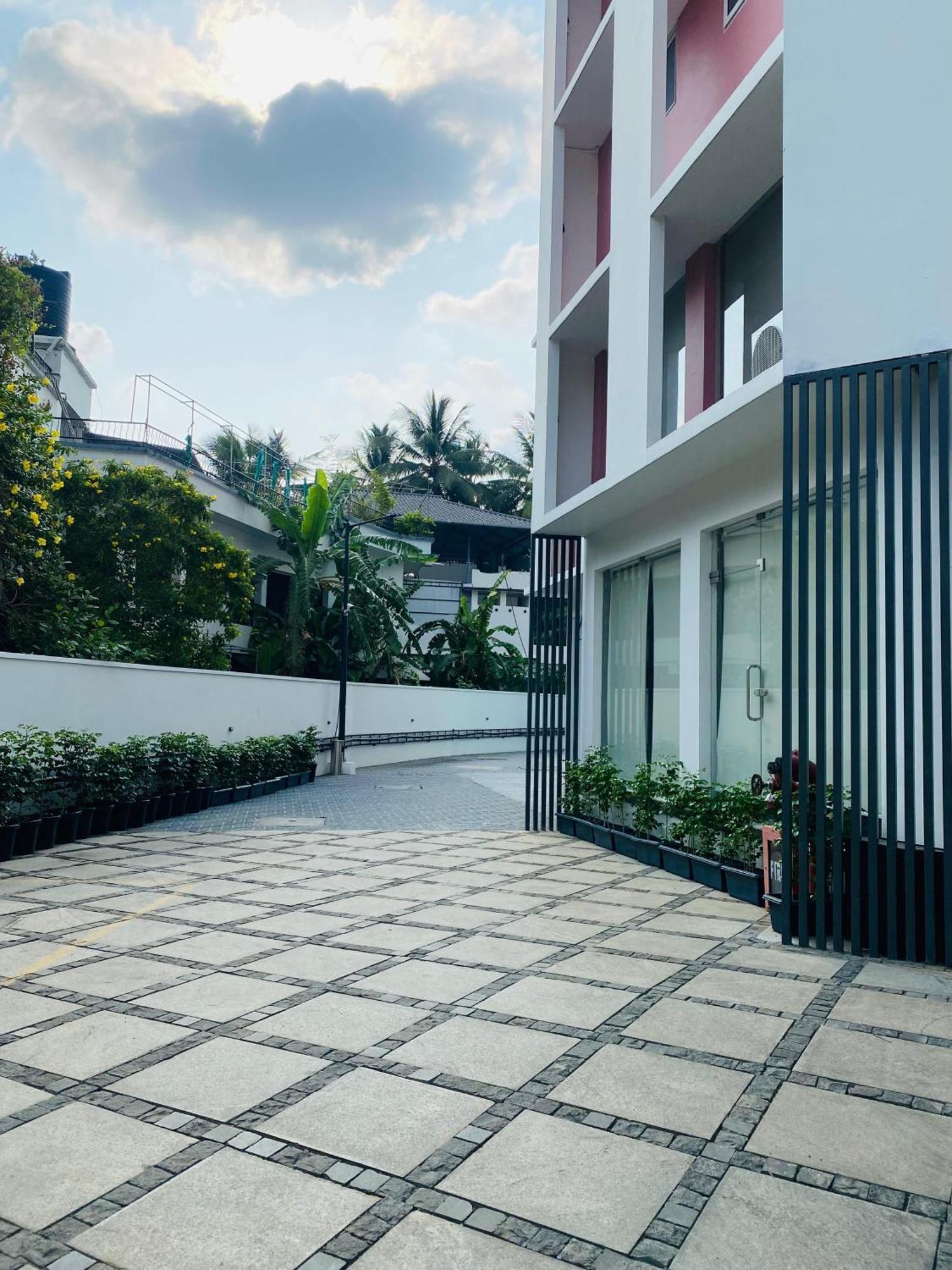 The Habitat Suites Guruvayur Exterior photo