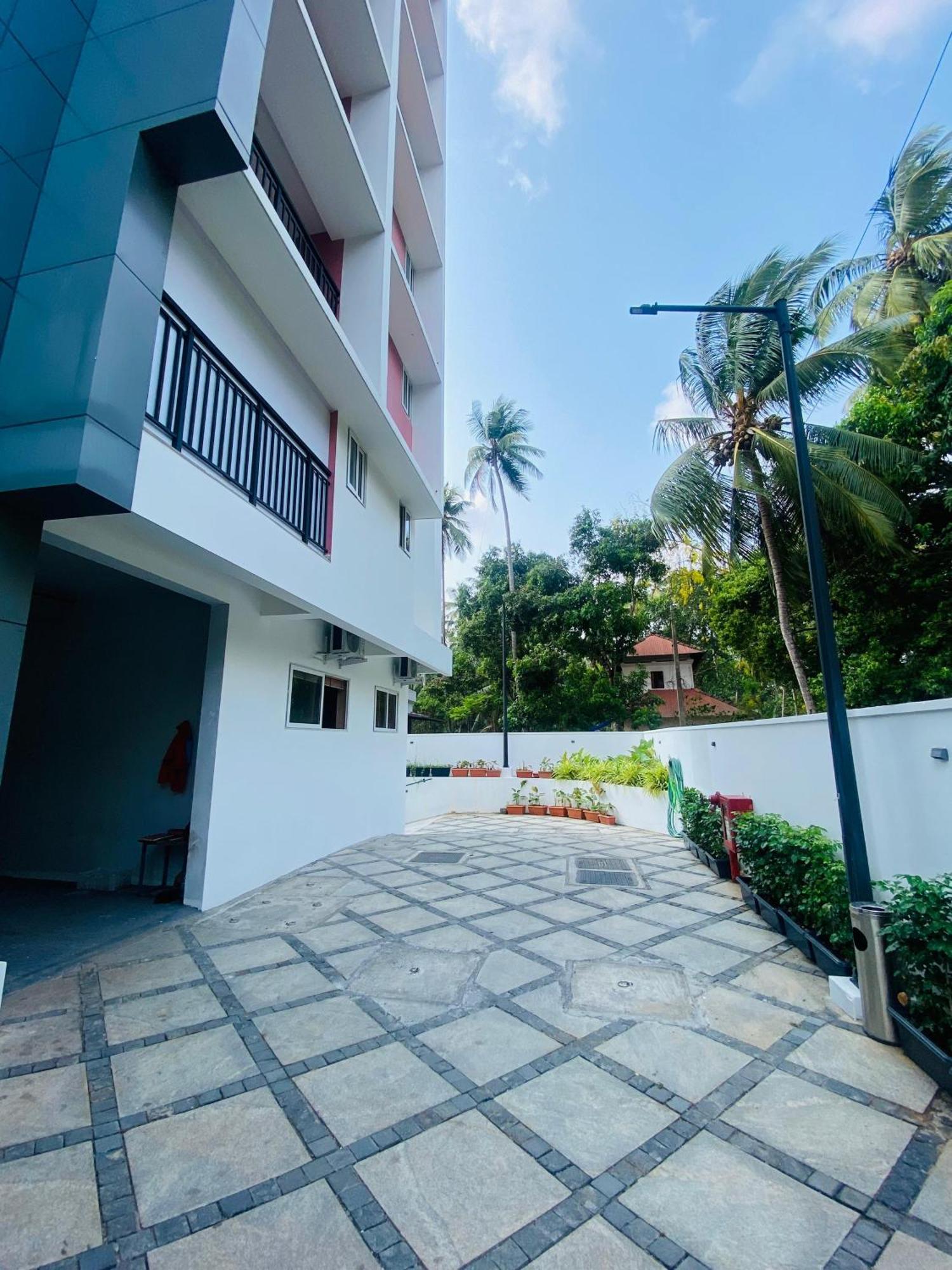 The Habitat Suites Guruvayur Exterior photo