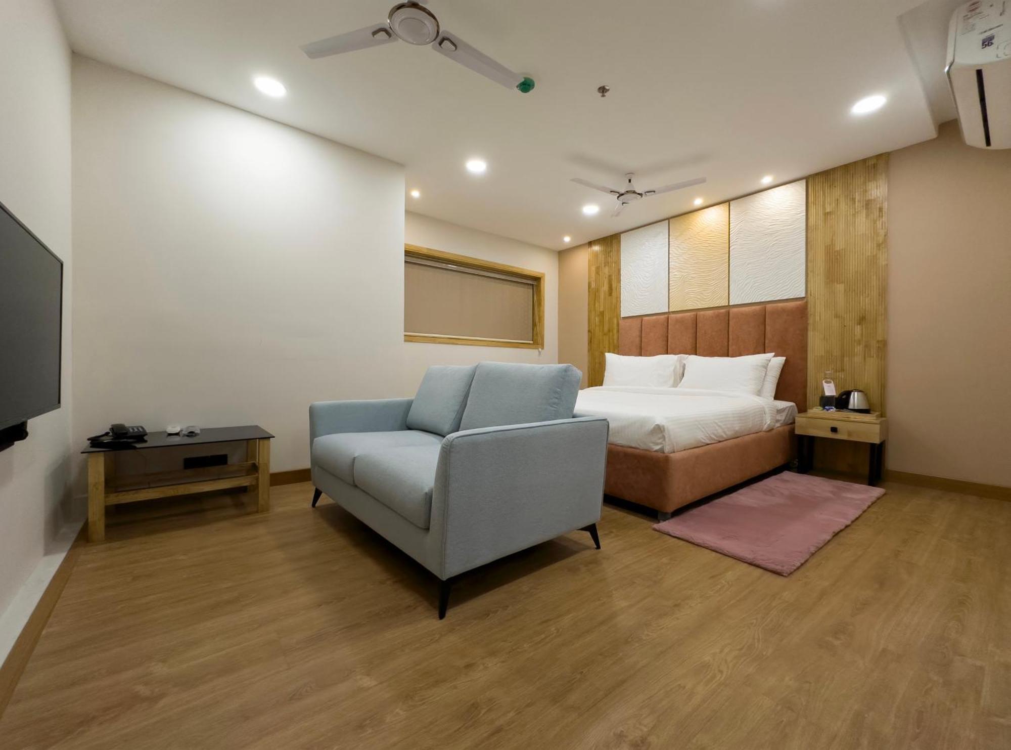 The Habitat Suites Guruvayur Exterior photo